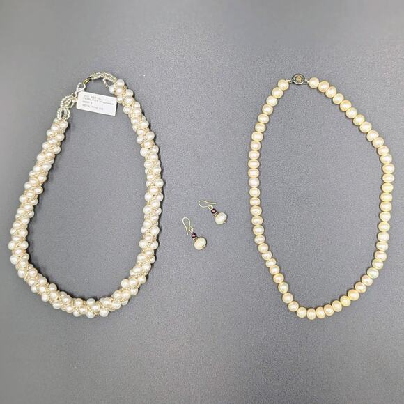 3 pc Elegant Freshwater Pearl Jewelry Set –  Classic Bridal & Formal Wear - Picture 3 of 6